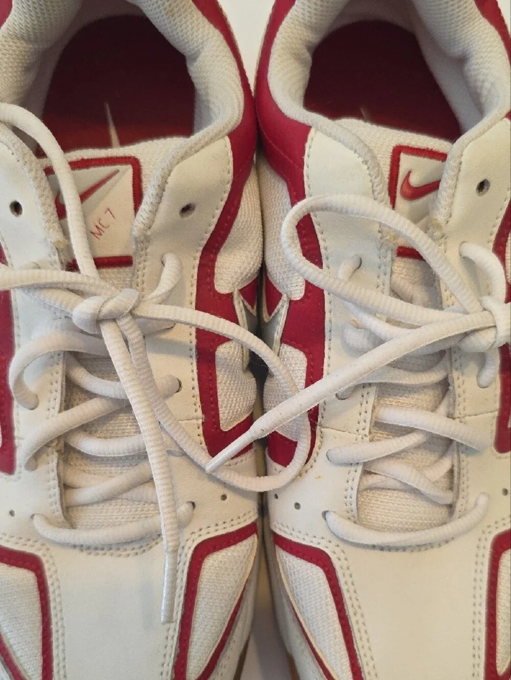Nike Multi Court 7 Vintage White Red Indoor Sports Gym Sneakers Womens Size 8.5